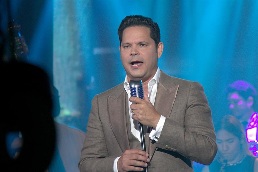 el salsero cubano Rey Ruiz