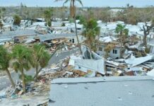 Un documental muestra la furia del huracán Ian para ayudar a salvar vidas escena del documental Price of Paradise Surviving Hurricane Ian