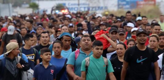 migrantes en caravana