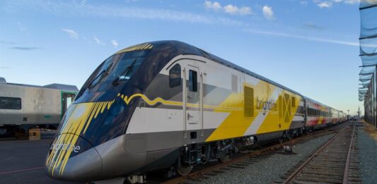 uno de los trenes de alta velocidad de la compañía ferroviaria privada Brightline