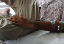Incidencia de la viruela del mono es mayor entre latinos y afroamericanos La incidencia de la viruela del mono en 2022 fue más alta entre los hombres latinos o afroamericanos que entre sus pares blancos, según un estudio divulgado este jueves los Centros para el Control y Prevención de Enfermedades (CDC).