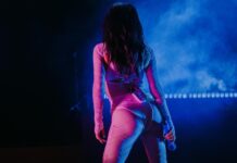 Becky G está emocionada de tener su primera gira de conciertos titular Becky G está emocionada por tener su primer gira titular en los Estados Unidos.