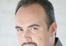 David Zayas ha tenido un camino transformador a través de los años en su carrera.