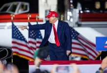 La campaña de Trump dice que recurrirá el veredicto del caso Carroll La campaña de Trump, dijo que planea recurrir el veredicto que lo considera responsable de abuso sexual y difamación contra E. Jean Carroll.