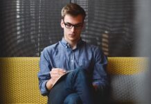 Las nuevas tecnologías abren las puertas del emprendimiento a más personas, pero donde hay mucho emprendimiento también hay mucha competencia. ¿Qué podemos hacer para nadar entre los grandes tiburones de los negocios y la competencia?