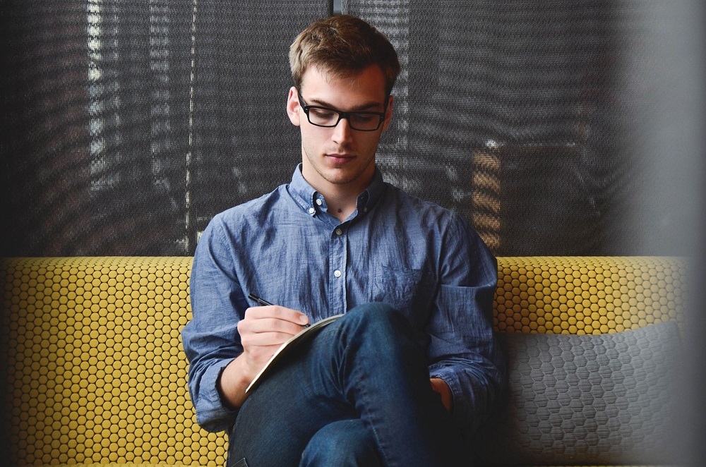 Empresario Las nuevas tecnologías abren las puertas del emprendimiento a más personas, pero donde hay mucho emprendimiento también hay mucha competencia. ¿Qué podemos hacer para nadar entre los grandes tiburones de los negocios y la competencia?