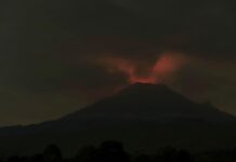 Los Aeropuertos Internacionales de la Ciudad de México (AICM) y Felipe Ángeles (AIFA) suspendieron sus operaciones por casi seis horas este sábado ante la presencia de ceniza del volcán Popocatépetl.