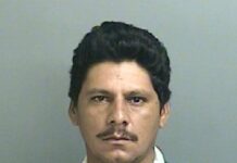 El mexicano Francisco Oropesa, sospechoso del asesinato de cinco hondureños este fin de semana en la localidad de Cleveland, Texas, había sido deportado cuatro veces de EE.UU. antes de volver a entrar irregularmente en el país la última vez, informaron este lunes las autoridades. (Foto FBI Houston)