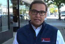 El congresista George Santos se declara no culpable y queda en libertad bajo fianza El congresista republicano por Nueva York George Santos, famoso por la maraña de falsedades que urdió para ser elegido, se declaró este miércoles no culpable de los presuntos delitos por los que hoy fue detenido y quedó en libertad bajo fianza de medio millón de dólares.