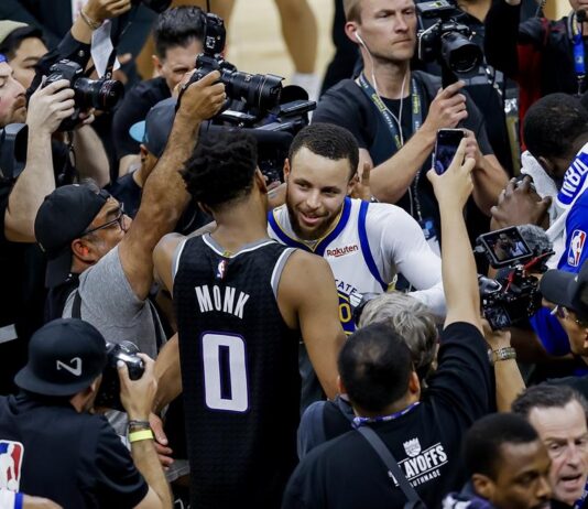 100-120. Un legendario Curry firma 50 y destroza a los Kings en el partido 7 Golden State Warriors