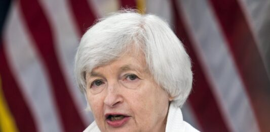 La secretaria del Tesoro, Janet Yellen, reclamó este martes al Congreso que se avenga a llegar a un acuerdo con el Gobierno que preside Joe Biden sobre el techo de deuda para evitar una "catástrofe" para la primera economía del mundo.