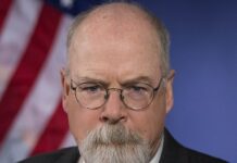 El fiscal especial John Durham concluyó que el FBI no debería haber lanzado una investigación sobre la supuesta vinculación de la campaña del expresidente Donald Trump (2017-2021) y Rusia en las elecciones de 2016, en un informe publicado este lunes tras una indagación de cuatro años. Foto Wikipedia
