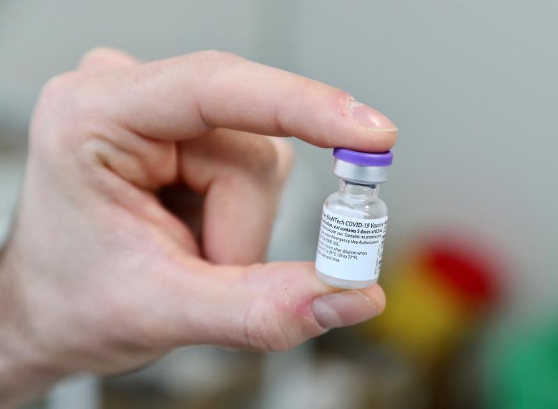 Johnson & Johnson La vacuna contra la covid-19 de Janssen (Johnson & Johnson) ya no está disponible en el país, después de que los Centros para el Control y la Prevención de Enfermedades (CDC, en inglés) hayan solicitado la destrucción de todas las dosis aún sin administrar, que caducaron el domingo 7 de mayo.