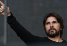 El multipremiado cantautor colombiano Juanes publicó este jueves el sencillo "Veneno", nuevo adelanto de su próximo álbum de estudio "Vida cotidiana", el cual verá la luz el 19 de mayo.