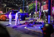 Hallan tres cuerpos sin vida en carretera México-Acapulco a la salida del puerto