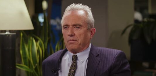 El abogado medioambiental y candidato en las primarias del Partido Demócrata para las elecciones de 2024 Robert F. Kennedy aceptará bitcoines como donaciones para su campaña, convirtiéndose así en el primer aspirante a la Presidencia de EE.UU. en arropar esta criptomoneda.
