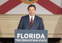 DeSantis firma proyecto de ley que elimina estudios de diversidad racial en universidades El gobernador de Florida, el republicano Ron DeSantis, firmó este lunes un proyecto de ley que elimina fondos para los estudios sobre diversidad racial, equidad e inclusión en las universidades públicas de este estado por "promover", dice la normativa, "un peligroso activismo político y social".