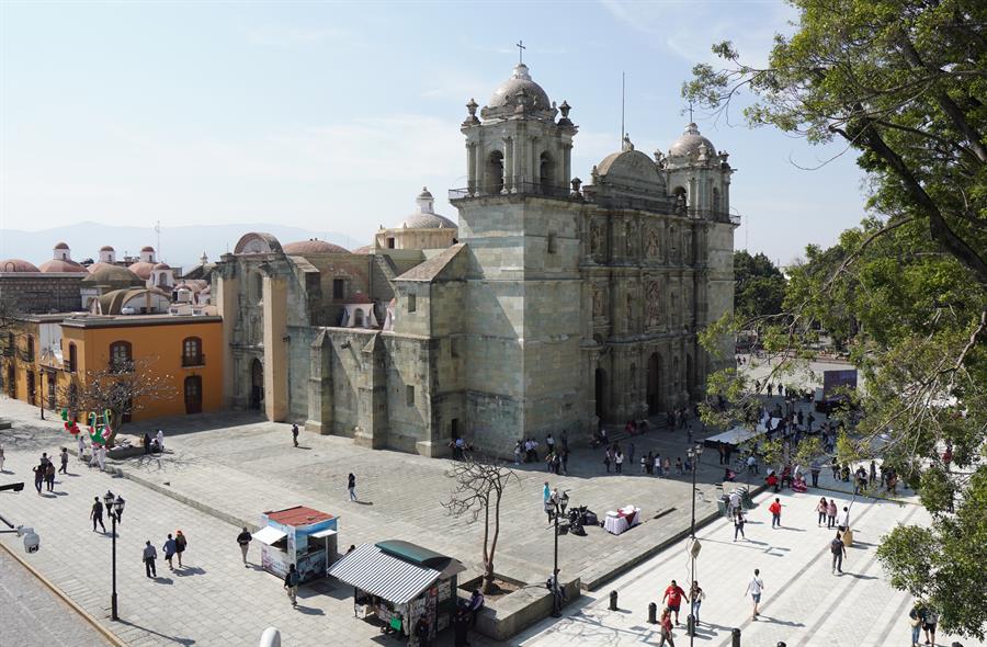 Vista de la catedral, de nuestra se&ntilde;ora de la Asunci&oacute;n, hoy en Oaxaca