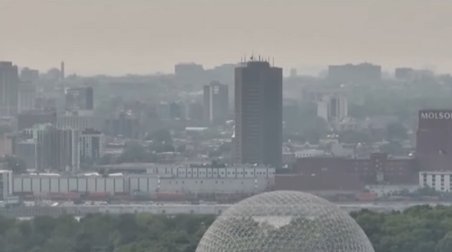 Aire en Canadá Las autoridades canadienses advirtieron este miércoles de que el humo generado por centenares de incendios forestales que están activos en el país situará en niveles de alto riesgo la calidad del aire de Toronto, la mayor ciudad de Canadá.