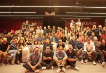 El cantante español Alejandro Sanz se manifestó "feliz" de fichar por Sony Music Entertainment, según anunció este miércoles la discográfica en un comunicado, con una imagen del artista durante la firma de su nuevo contrato. Foto Alejandro Sanz