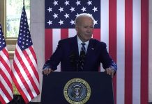 El presidente de Estados Unidos, Joe Biden, puso este miércoles la economía en el centro de su campaña electoral para 2024 con un discurso en el que delineó su visión para mejorar la vida de la clase trabajadora con apoyo a los sindicatos e impuestos a los ricos, una idea bautizada como "Bidenomics".