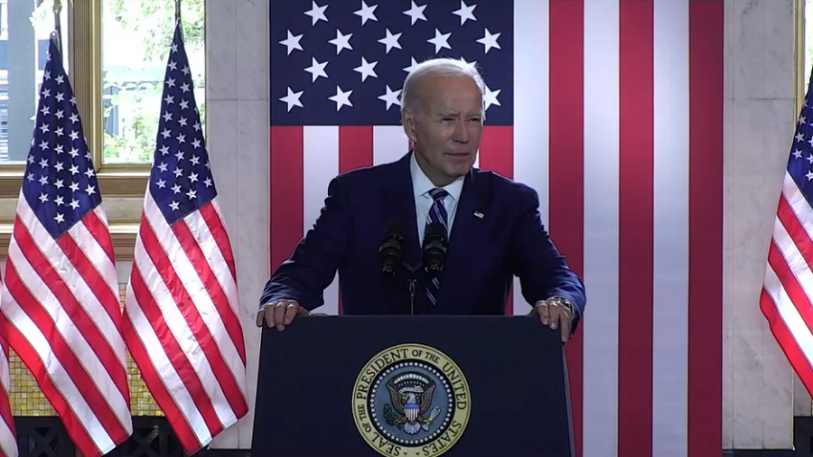Biden Bidenomics El presidente de Estados Unidos, Joe Biden, puso este miércoles la economía en el centro de su campaña electoral para 2024 con un discurso en el que delineó su visión para mejorar la vida de la clase trabajadora con apoyo a los sindicatos e impuestos a los ricos, una idea bautizada como