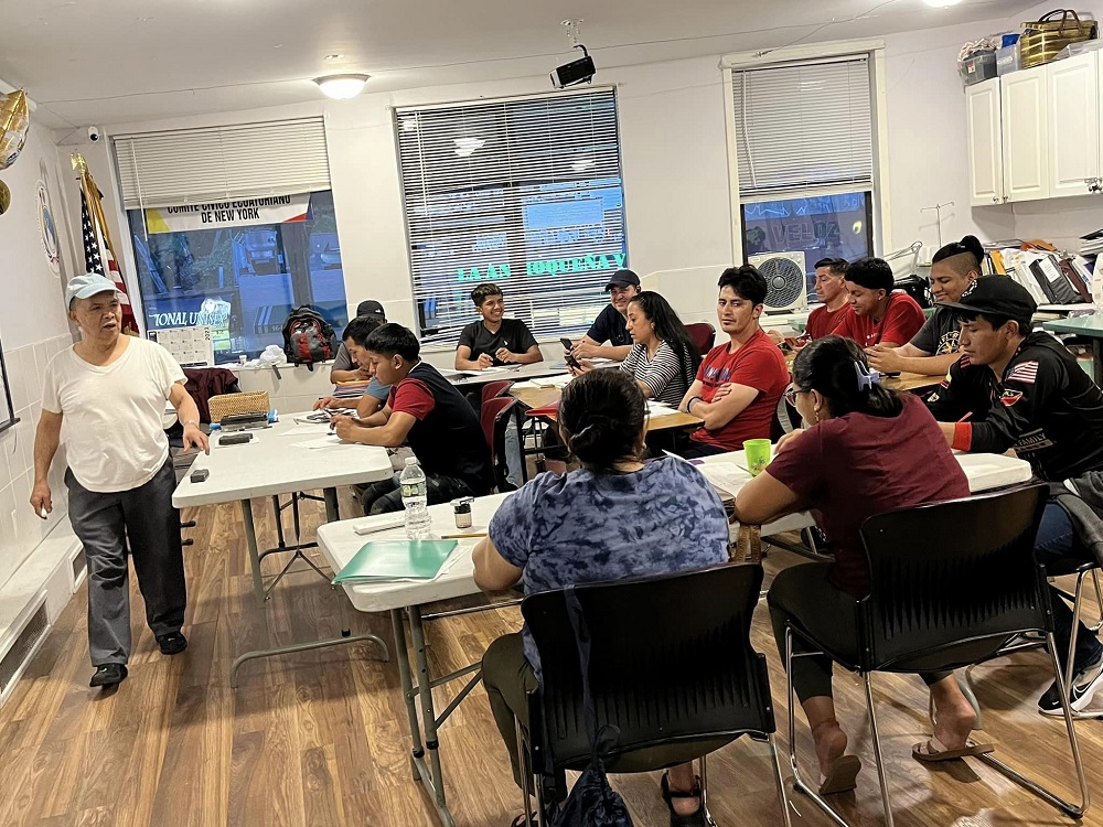 Inmigrantes de varias nacionalidades se benefician de las clases de ingl&eacute;s, ofrecidas por el Comit&eacute; C&iacute;vico Ecuatoriano, como poderoso recurso para progresar en la muy competitiva ciudad de Nueva York.