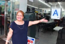 Doña July Sánchez, fundadora y propietaria de Génesis, restaurante auténtico ecuatoriano en el Alto Manhattan, ha demostrado que no hace falta tener una licencia de licor para lograr el éxito empresarial.