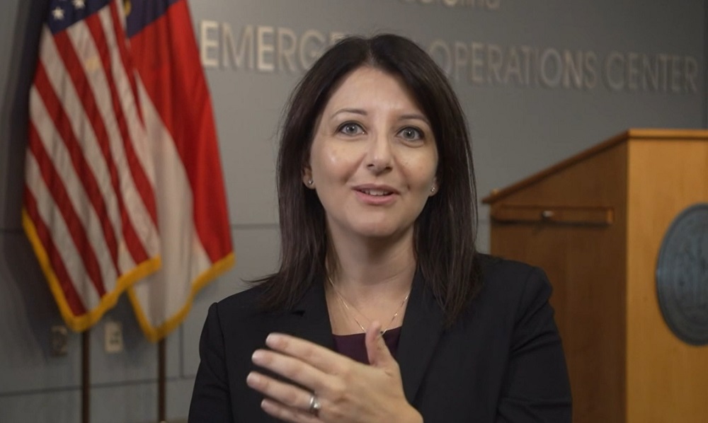 Doctora Mandy Cohen El presidente Joe Biden, nominó este viernes a la doctora Mandy Cohen como nueva directora de los Centros para el Control y Prevención de Enfermedades (CDC), a los que llegará tras haber demostrado su experiencia en la gestión de la covid-19.