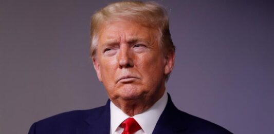Las autoridades de Miami y del condado Miami-Dade alistan un fuerte operativo de seguridad ante la inminente llegada del expresidente Donald Trump, quien la tarde del martes comparecerá en un tribunal federal de Miami por el caso del manejo de documentos clasificados.