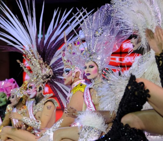El estado de Florida apeló el bloqueo dictado por un juez federal a una nueva ley dirigida a los espectáculos de "drag queens" y solicitó que la norma se pueda aplicar mientras el proceso legal sigue su curso, informaron este jueves medios locales.