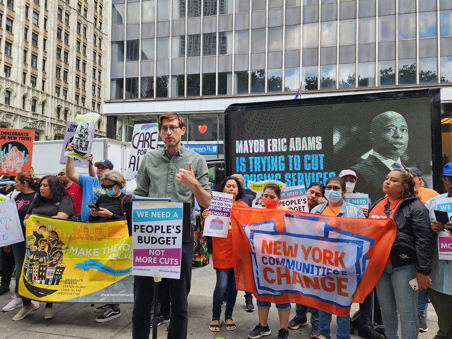 El codirector ejecutivo de la ONG Se Hace Camino Nueva York, Daniel Altschuler