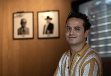 El músico mexicano, Alejandro Bezares