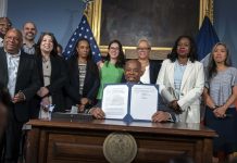 Nueva York elimina el requisito de los 90 días en un albergue para los vales de alquiler El alcalde de Nueva York, Eric Adams, firmó este viernes una orden ejecutiva para dejar sin efecto "de inmediato" la regla de que un sin techo tenía que estar 90 días en un albergue para tener derecho a un vale que le entrega la ciudad para el alquiler de una vivienda. Foto Mayor Eric Adams