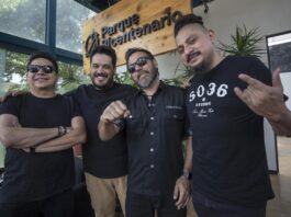 Panteón Rococó mantiene su rebeldía: "Las revoluciones siempre van acompañadas de música" Grupo mexicano de rock Panteón Rococó.