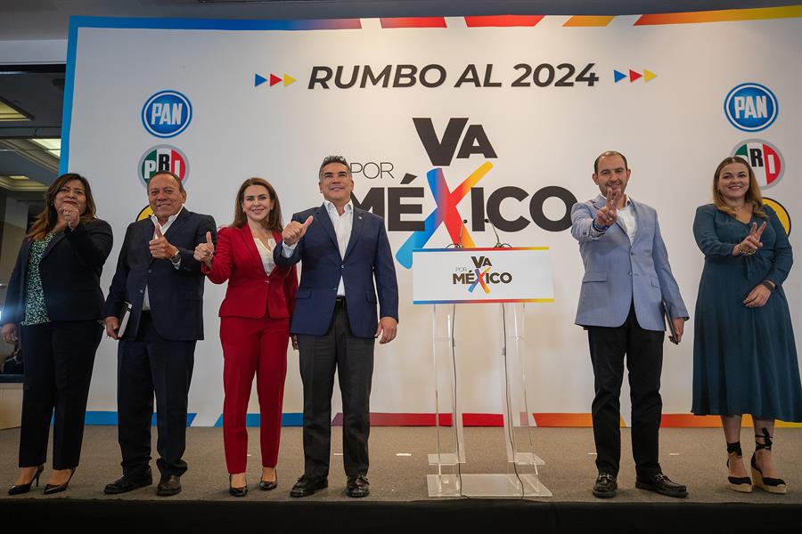 Los dirigentes de los partidos políticos Revolución Democrática Jesús Zambrano (2-i), Revolucionario Institucional Alejandro Moreno (3-d), Acción Nacional Marko Cortés Los dirigentes de los partidos políticos Revolución Democrática Jesús Zambrano (2-i), Revolucionario Institucional Alejandro Moreno (3-d), Acción Nacional Marko Cortés