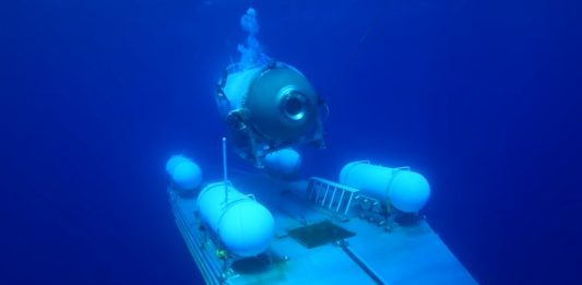 La Guardia Costera anunció este jueves que encontraron unos "escombros" cerca de la zona donde se hallan los restos del Titanic y donde se están llevando a cabo las labores de búsqueda para ubicar el sumergible desaparecido con cinco personas a bordo.