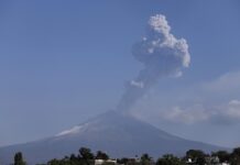 El Centro Nacional de Prevención de Desastres Naturales (Cenapred) de México informó este martes que el volcán Popocatépetl disminuyó su estado de actividad, por lo que el nivel de alerta fue reducido de amarillo fase 3 a amarillo fase 2.