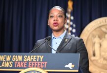 La jefa de la Policía de Nueva York presenta su dimisión comisionada de la policía de Nueva York, Keechant Sewell