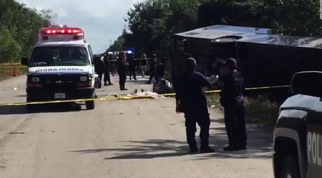 BRASIL.- AL MENOS DOCE MUERTOS Y 18 HERIDOS POR UN ACCIDENTE DE UN AUTOBÚS DE TURISTAS EN QUINTANA ROO (MÉXICO) Al menos cinco migrantes hondureños, entre ellas un niño de dos años, han muerto y otros 18 han resultado heridos al estrellarse la furgoneta en la que viajaban por el estado mexicano de Tabasco, en la costa sur del país.