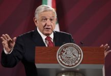 López Obrador celebra el acuerdo para usar la marca Mexicana en aerolínea del Ejército Andrés Manuel López Obrador (7)