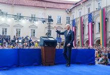 La gira por Europa del presidente Joe Biden, empezó con la pompa y circunstancia británica, aunque también hubo tiempo para conversaciones entre bastidores con sus homólogos turco, Recep Tayyip Erdogan, y ucraniano, Volodímir Zelenski.