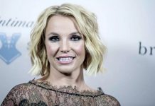 Britney Spears anunció este martes que lanzará un libro de memorias llamado "The woman in me" (La mujer en mí) el 24 de octubre, en el que promete "una historia valiente e increíblemente conmovedora sobre la libertad, la fama, la maternidad, la supervivencia, la fe y la esperanza".