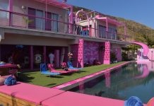 Entre las montañas de Malibú se esconde la Casa de los Sueños de la muñeca Barbie y de su pareja, Ken, un paraíso rosa en el que la moda, el glamour y la fiesta sumergen a los invitados en un universo tan divertido como ilógico.