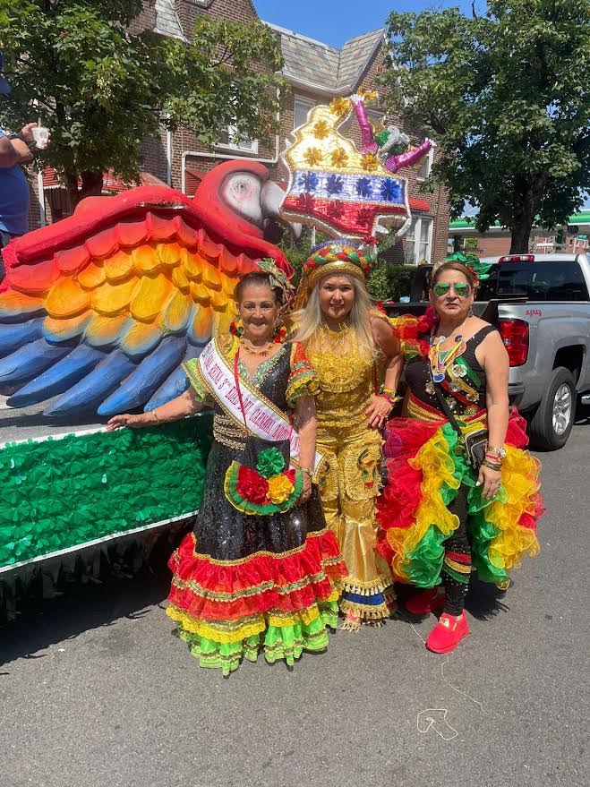 Colombianos de todas las edades participaron en el desfile del retorno, no únicamente como espectadores, sino también como parte de las comparsas y delegaciones culturales.