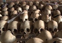 El FBI encuentra calaveras y otros restos humanos como decoración en una casa en el estado de Kentucky El FBI ha encontrado 40 cráneos humanos y otros restos humanos como decoración en la casa de un hombre en el estado de Kentucky y lo vinculan a una red de personas que supuestamente se dedica a la compra y venta de partes del cuerpo en la que participaba un gerente de la morgue de la Escuela de Medicina de Harvard.