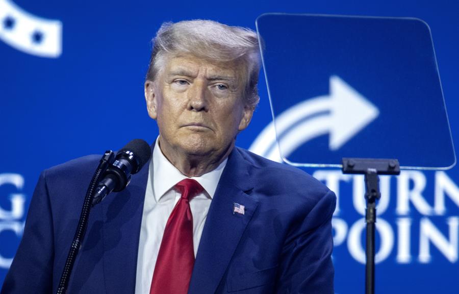 Donald J. Trump (5) Donald J. Trump (5)
