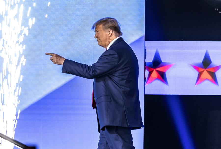 Donald J. Trump (6) Donald J. Trump (6)