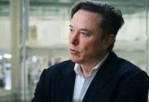 Elon Musk anuncia el lanzamiento de una nueva inteligencia artificial que se llamará xAI El multimillonario Elon Musk, dueño de empresas como Tesla o Twitter, ha anunciado el lanzamiento de una inteligencia artificial alternativa a ChatGPT que se llamará xAI y que tendrá el propósito de "entender la verdadera naturaleza del universo".