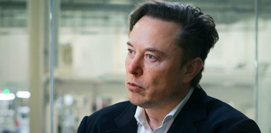 El multimillonario Elon Musk, dueño de empresas como Tesla o Twitter, ha anunciado el lanzamiento de una inteligencia artificial alternativa a ChatGPT que se llamará xAI y que tendrá el propósito de "entender la verdadera naturaleza del universo".